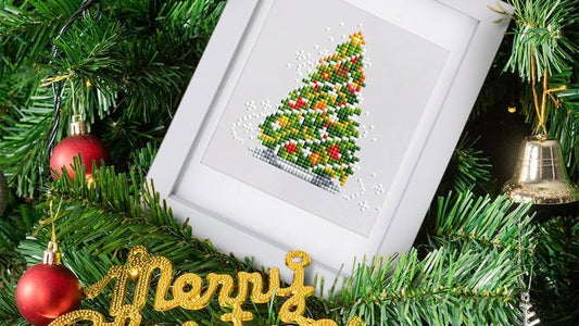 Miniature Christmas Wonders: Brighten Up Your Holidays